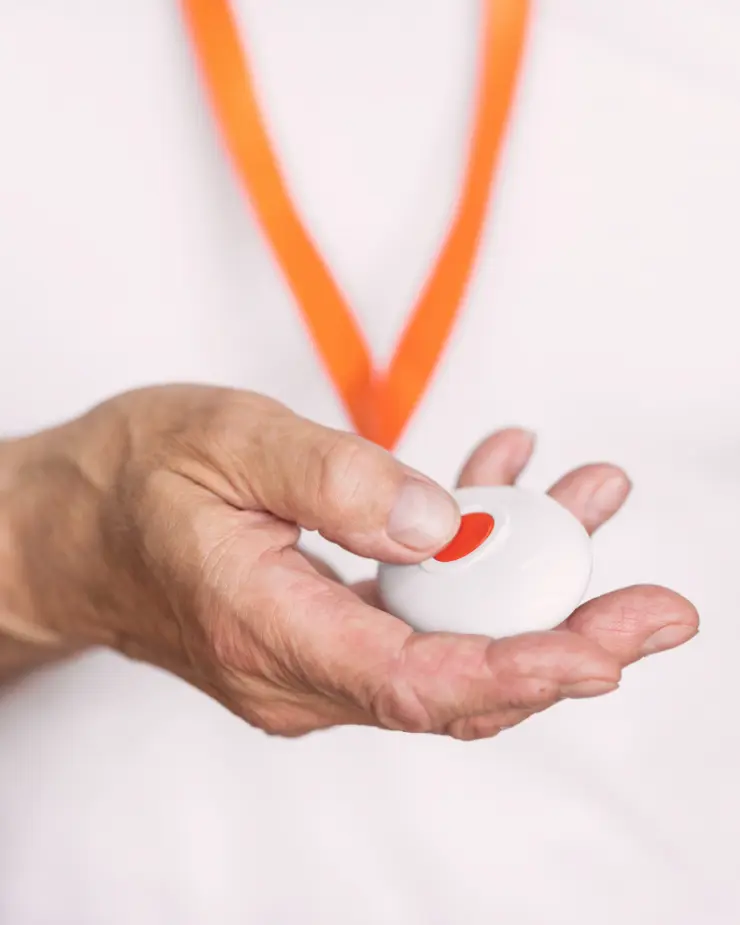 telealarme, assistance seniors, securité à domicile, seniors, personnes agée